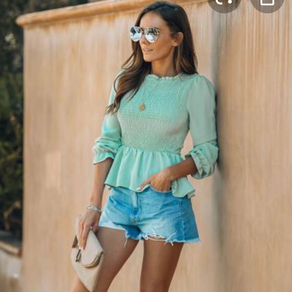 VICI Grandview Smocked Peplum top